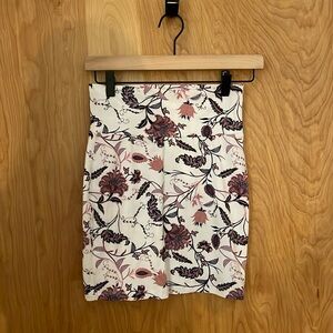 Charlottes rouse skirt